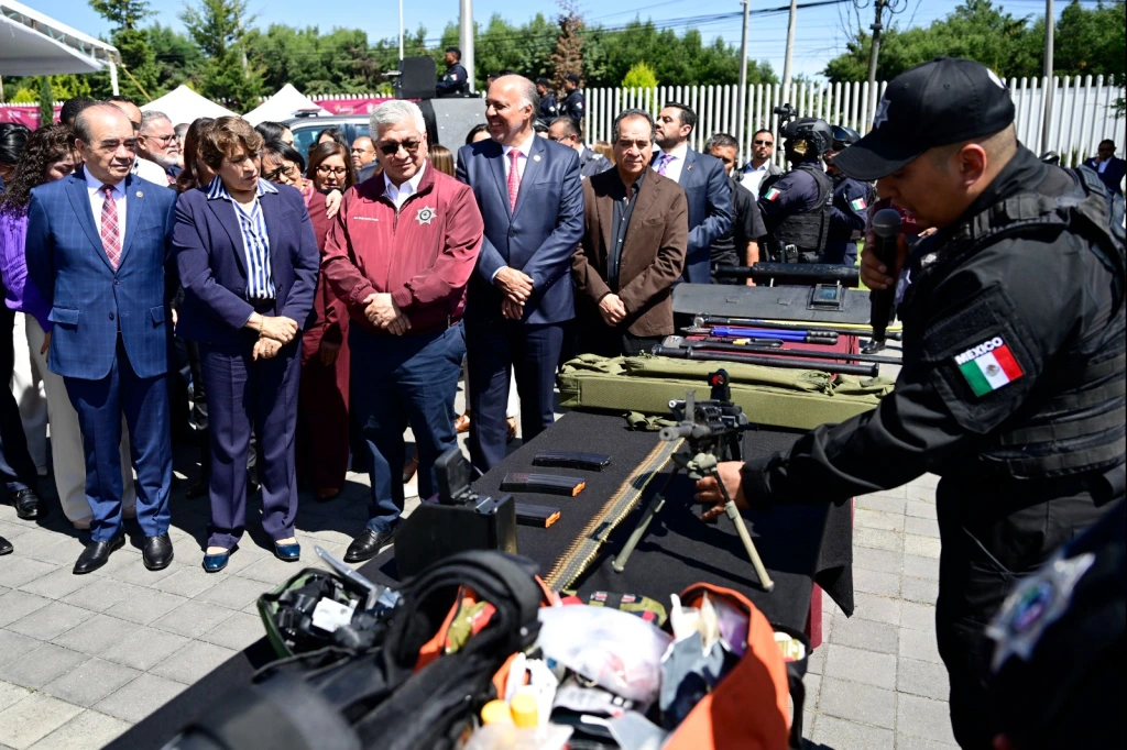 Otorga Gobernadora Delfina Gómez Álvarez renivelación salarial histórica a policías y renueva parque vehicu lar para vigilancia en el Edoméx