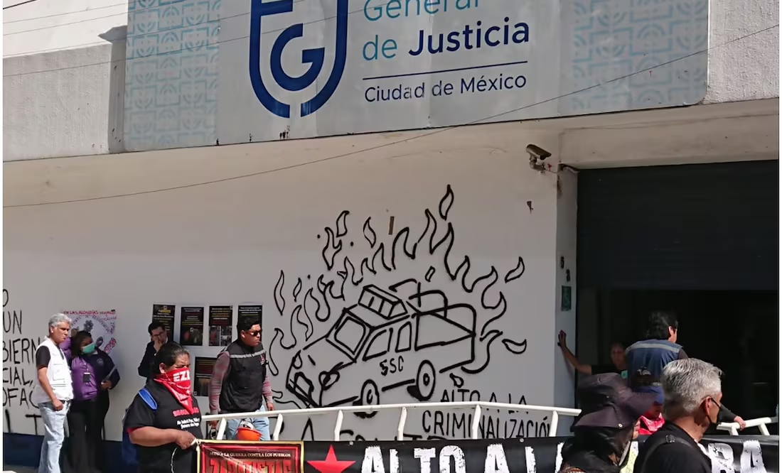 Realizan pintas afuera de la FGJCDMX y protestan contra represión policiaca
