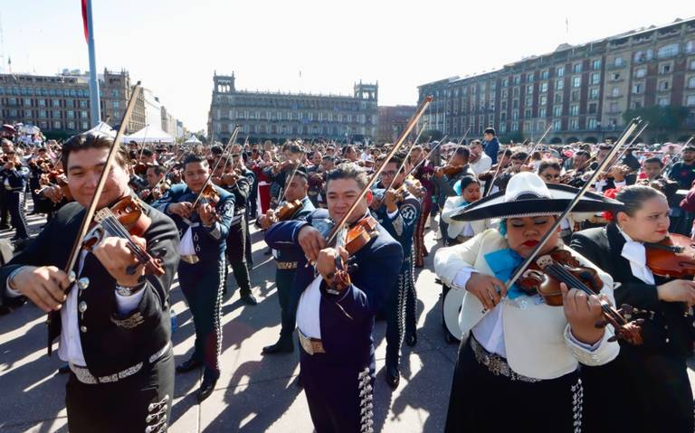 Los mariachis rompen récord en el Zócalo capitalino
