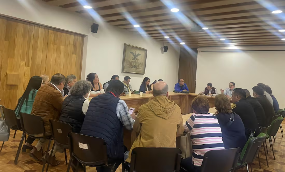 Autoridades de la Plaza de Toros de México y dl Estadio Azul se reúnen con el alcalde de BJ, Luis Mendoza y el  subsecretario de Gobierno