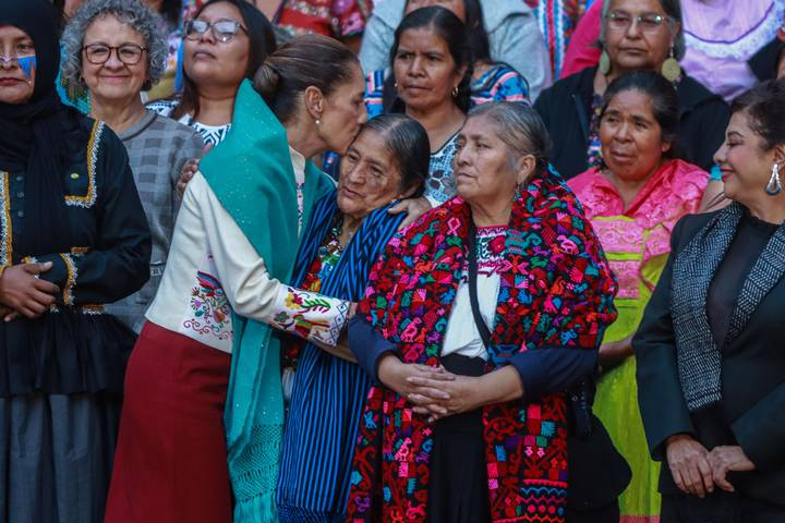 Sheinbaum defiende marca de artesanías mexicanas como como “Original” contra plagio y robo de identidad