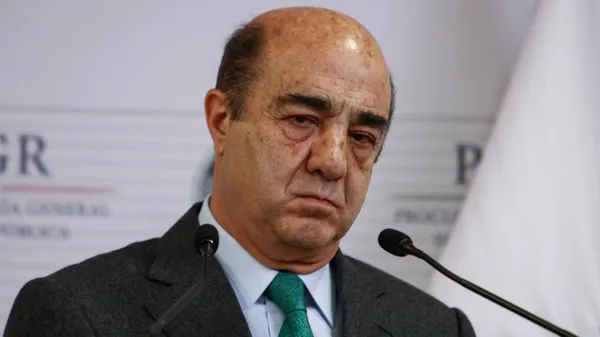 Tribunal Federal le niega libertad provisional a Murillo Karam por riesgo de fuga