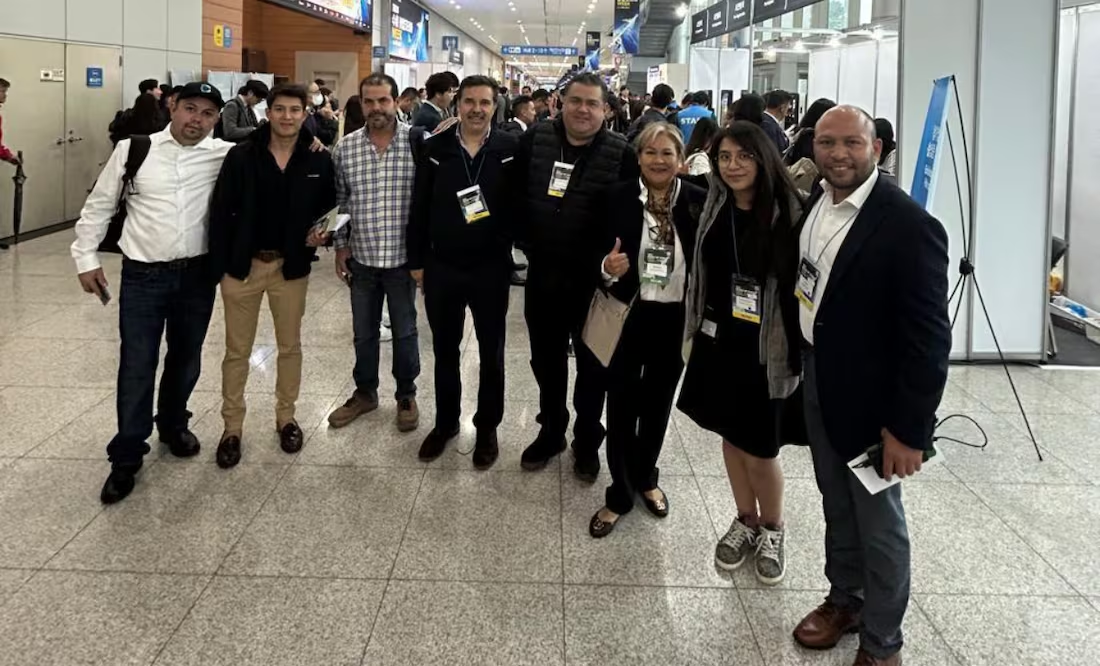 La Confederación Patronal de la República Mexicana (Coparmex) Ciudad de México busca abrir nuevas oportunidad es comerciales para empresarios capitalinos en Corea del Sur, a donde acudió un grupo de integrantes de ese organismo,  en colaboración con la Agencia de Promoción de Comercio e Inversión de Corea (KOTRA). La Coparmex capitalina informó  que, durante cuatro días de actividades en la última semana de octubre, 40 empresarios mexicanos de sectores como tec nología, seguridad, robótica, skincare y productos de consumo, se reunieron con representantes coreanos, para explorar  opciones de comercio internacional. “Varios empresarios mexicanos trajeron muestras de los productos e incluso alguno s firmaron convenios para traer la marca o comprar los productos directamente y ofrecerlos en México”, explicó Luis  de Ovando Mantilla, presidente de la Comisión de Relaciones Internacionales de Coparmex CDMX. Ovando refirió que esta  es la primera misión comercial bajo la ges