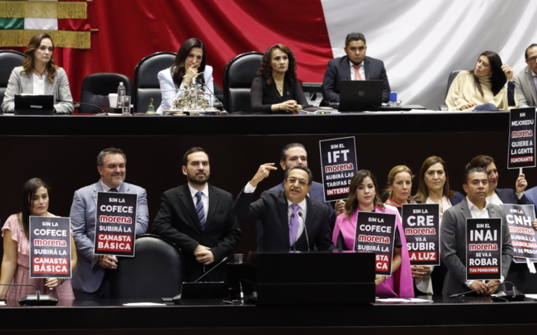 Diputados desaparecen al INAI y a seis órganos autónomos