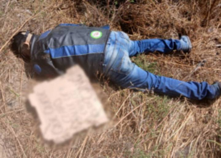 Abandonan cadáver con un mensaje intimidatorio en Valle de Chalco