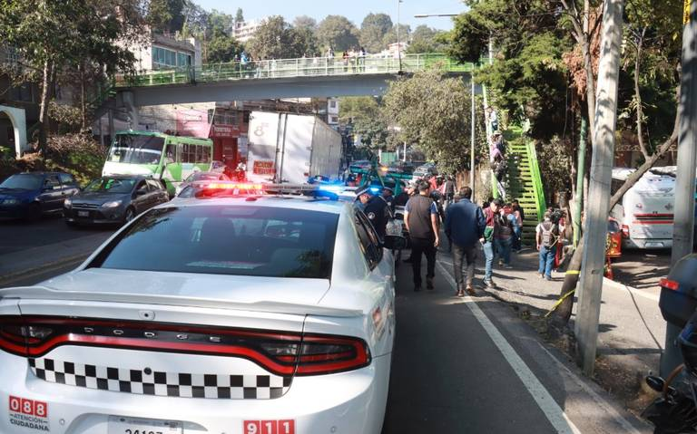 Inhabilitan la concesión de la ruta 70 tras volcadura de camión en la México Cuernavaca