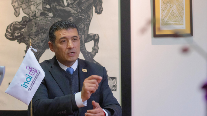 En el limbo, quedarán 15 millones de datos públicos con extinción del INAI: Adrián Alcalá
