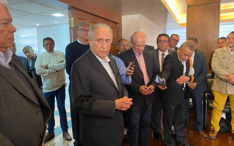 Joel Ayala se registra en el proceso para elegir la dirigencia de la FSTSE