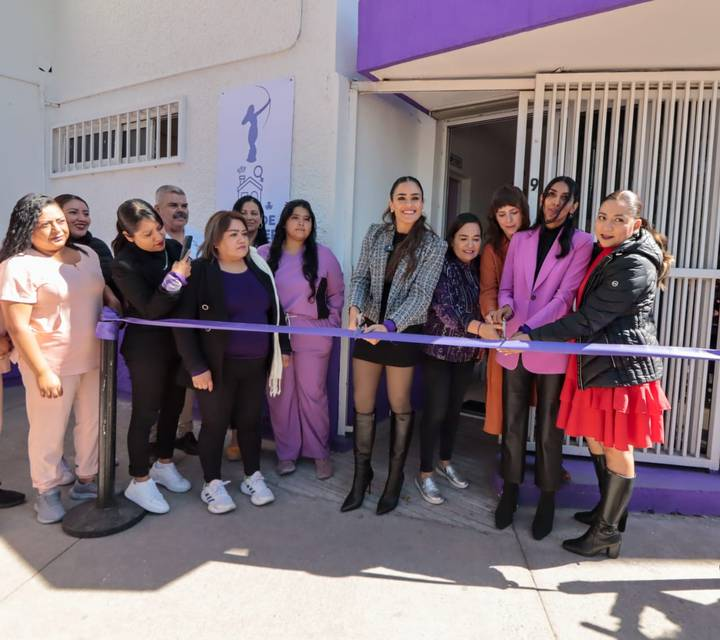 Con una inversión de medio millón de pesos, Rojo de la Vega reinaugura La Casa de la Mujer en Tepito
