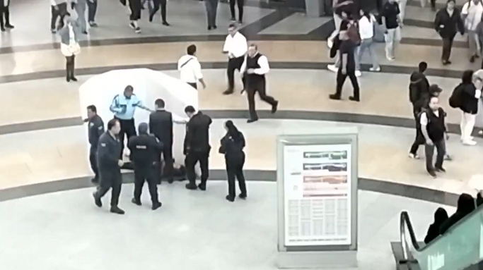 Cae sujeto del segundo piso de Plaza Forum y muere tras ser diagnosticado con traumatismo craneal