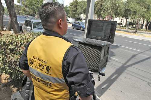 Las fotomultas podrían regresar en 2025 como parte de un esquema híbrido con fotocivicas: Brugada