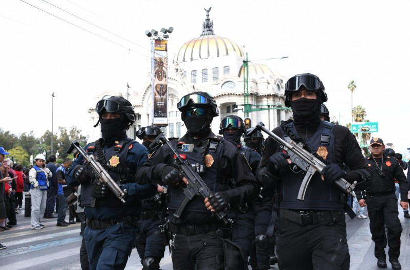 Gobierno de la CDMX despliega un fuerte operativo para despejar la explanada de Bellas Artes: Brugada