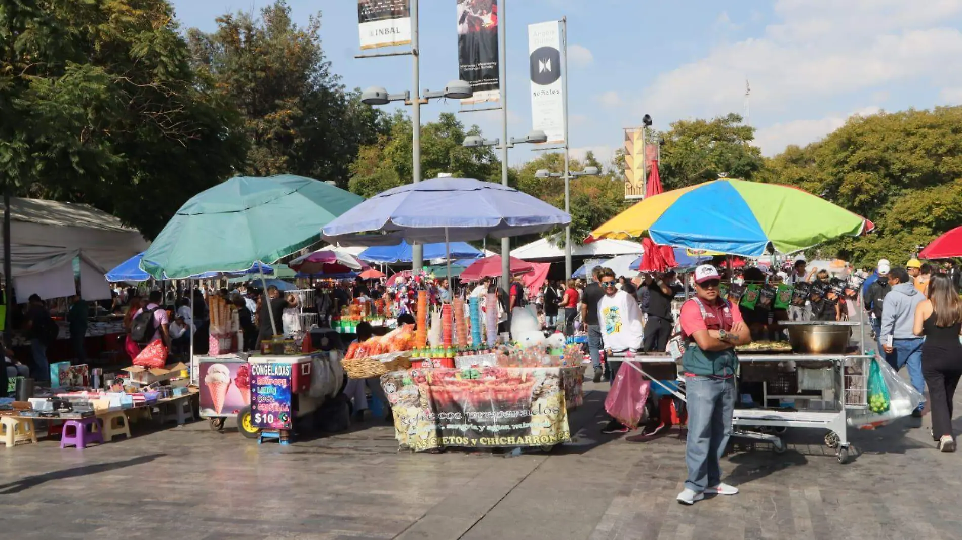 Se vuelven a instalar ambulantes en los alrededores de Bellas Artes