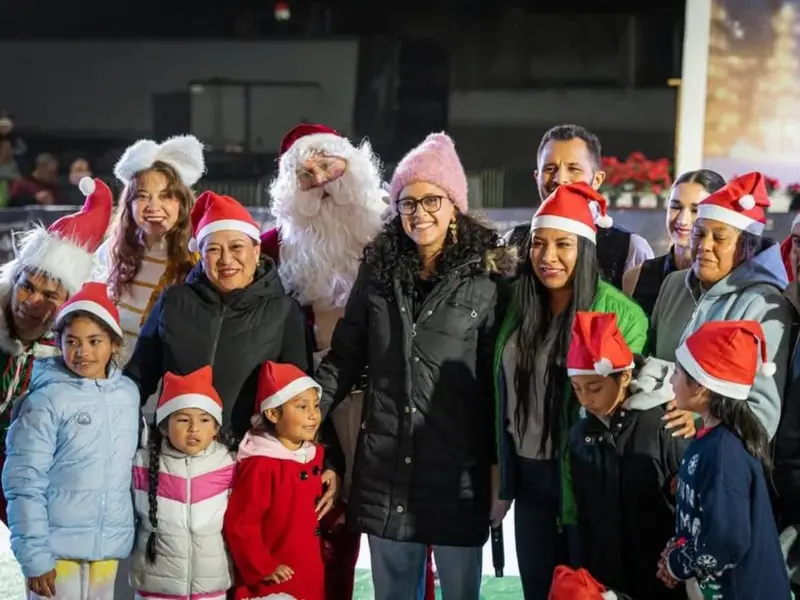 Gaby Osorio instala la pista de hielo en Tlalpan