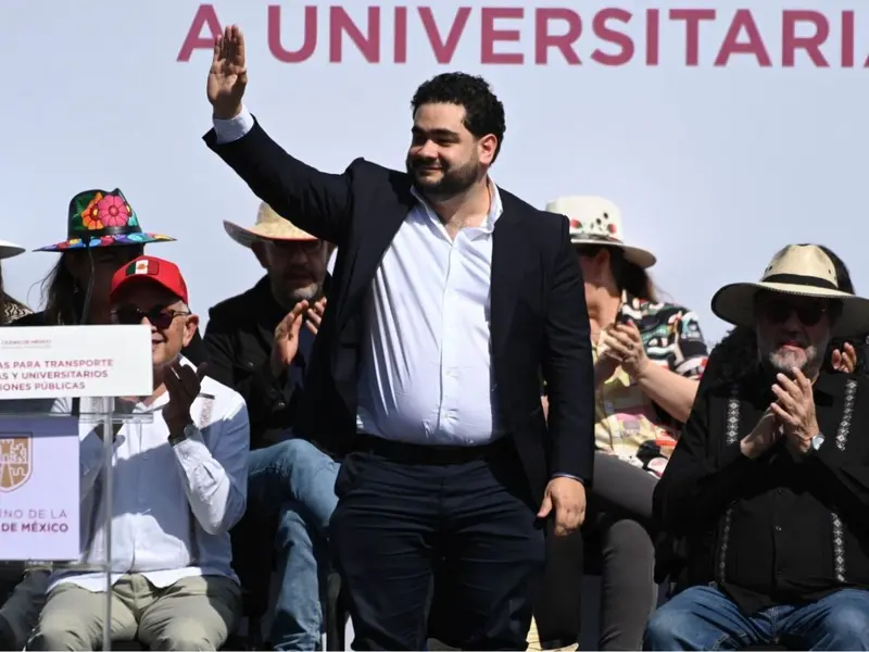 Secretario de Finanzas de la CDMX entrega paquete económico 2025