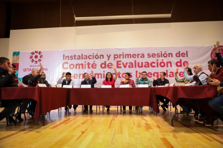 Aleida Alavez instala comisión para revisar el estatus de asentamientos irregulares