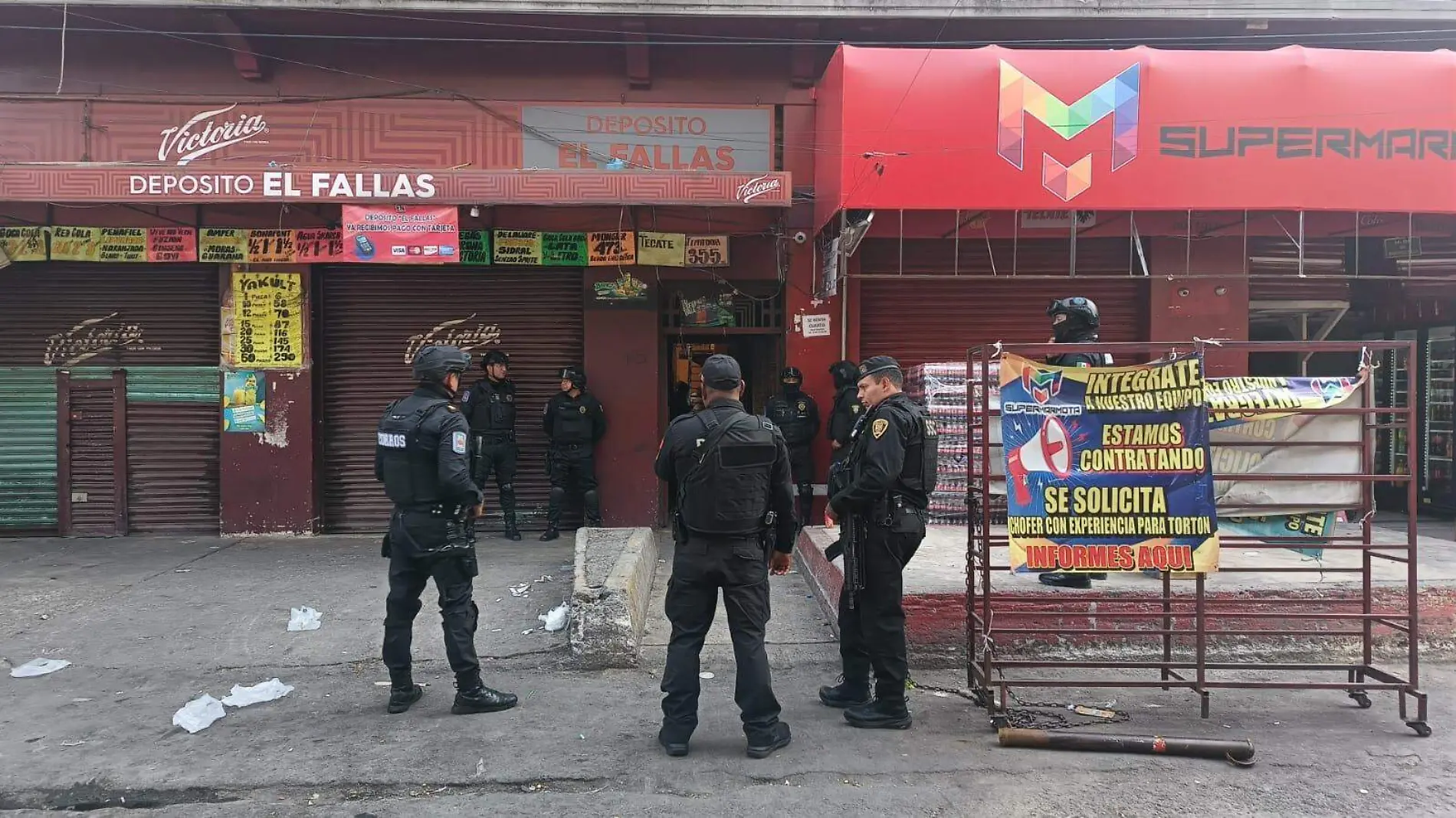 Elementos policiacos ejecutan a presunto extorsionador en la Merced