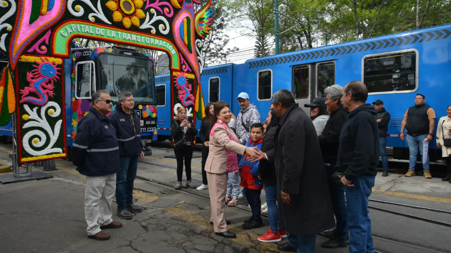 Anuncia Clara Brugada la compra de más unidades para el Tren Ligero en 2025