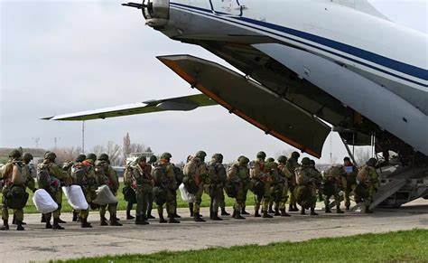 Tropas rusas salen de Homs y Damasco tras derrota de Al-Assad