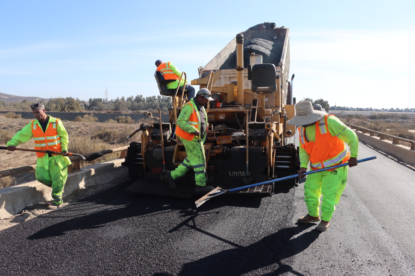Se han atendido 77 mil 800 baches en la red carretera federal libre de peaje: SICT