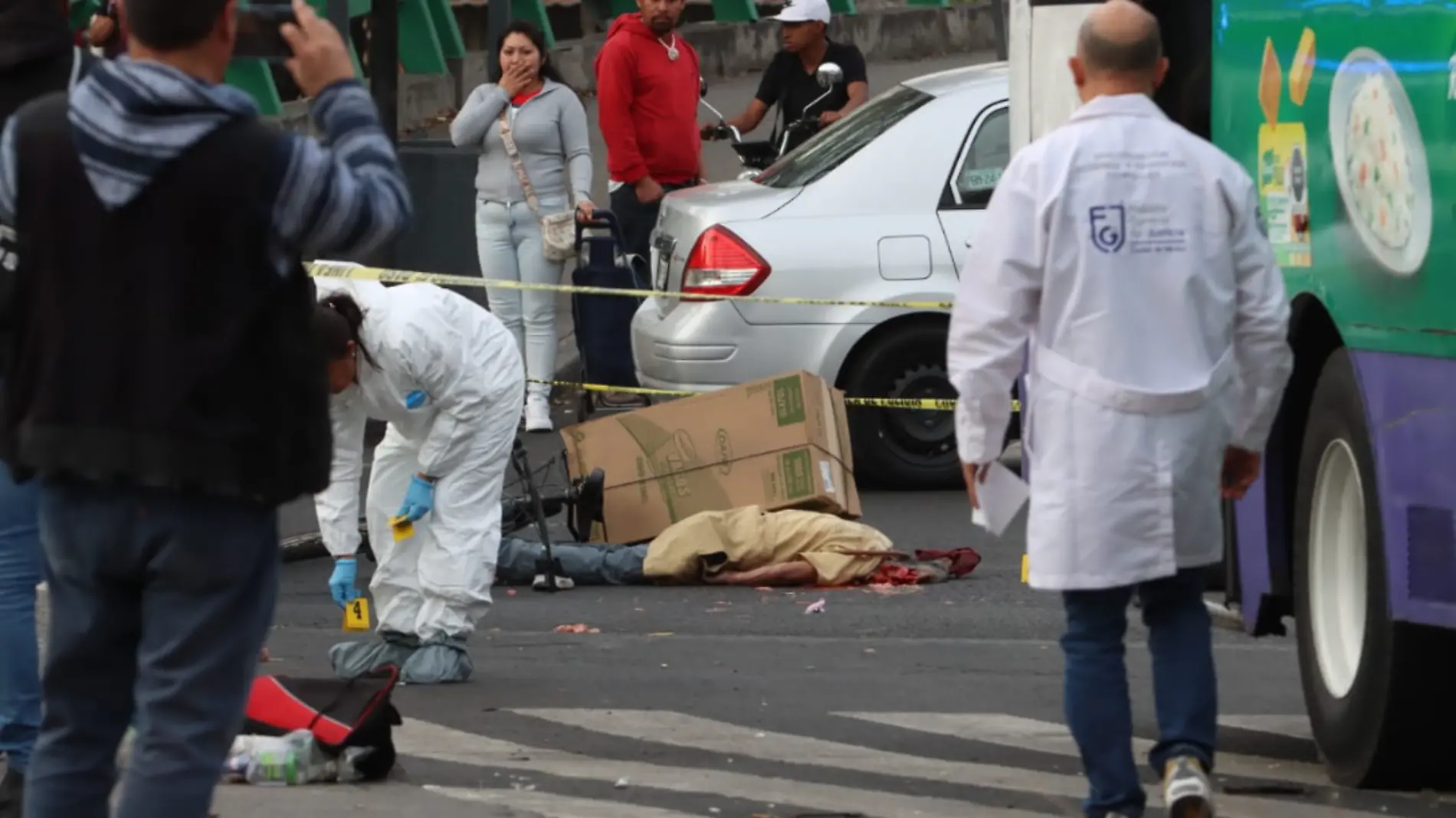 Camionero embiste y mata a ciclista en Iztacalco