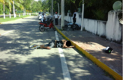 Fallece motociclista al chocar contra la banqueta en Azcapotzalco