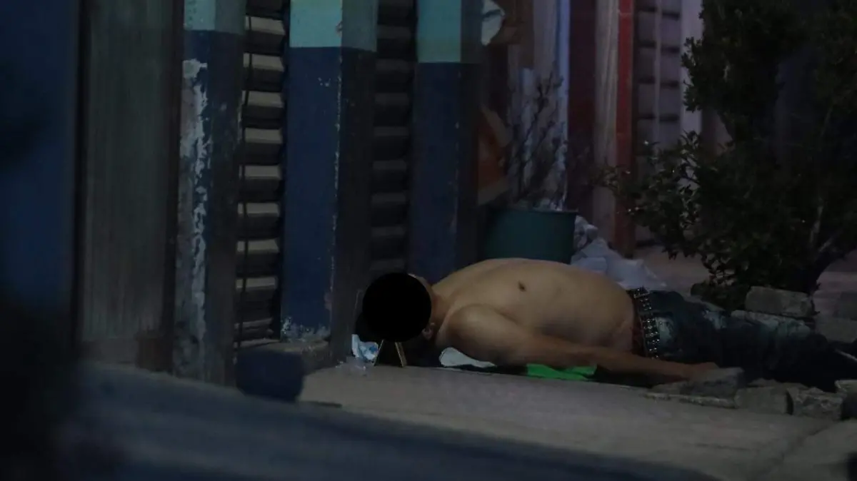 Ejecutan a padre de familia y lesionan a una mujer en Chalco
