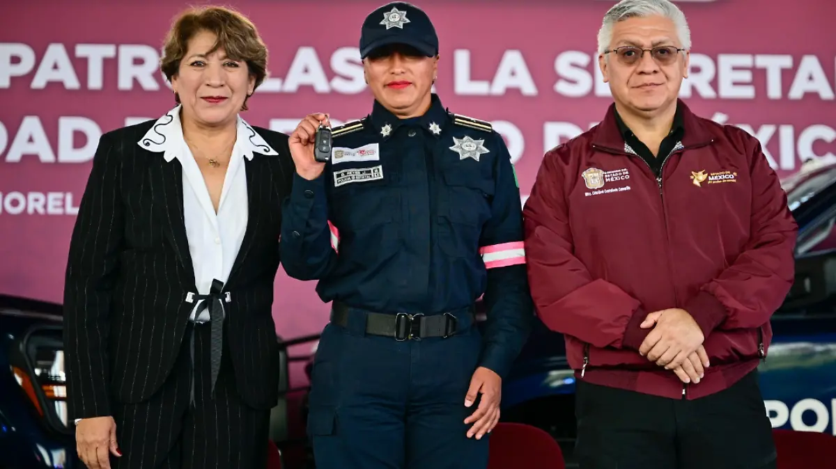 Delfina Gómez entrega 100 nuevas patrullas a la SSEM
