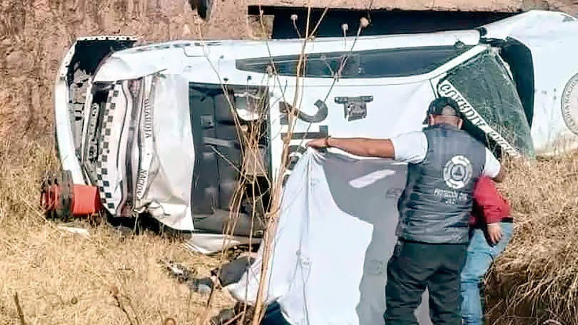 Fallecen dos elementos de la Guardia Nacional en un accidente carretero