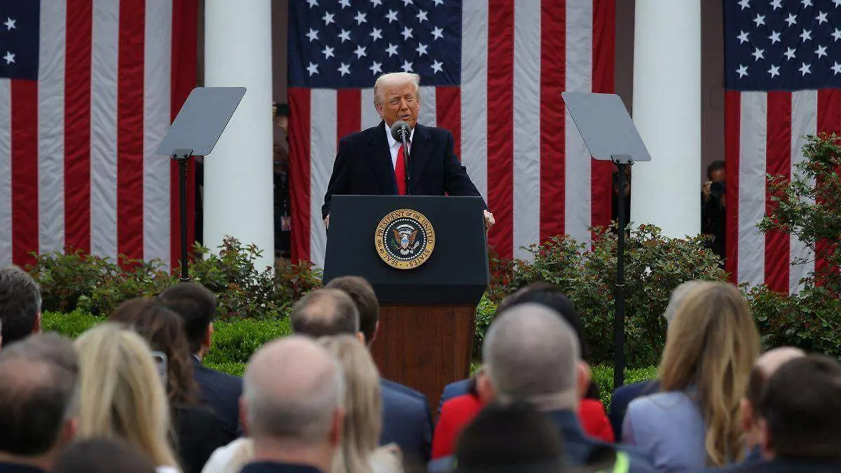 Trump va por acabar con el tratado comercial con México y Canadá