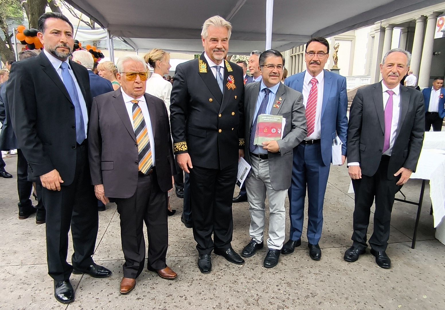 Antorcha participa en los eventos del Día de la Victoria del Pueblo Soviético