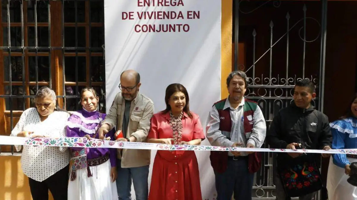Clara Brugada entrega 52 viviendas en la Roma como parte de su política de la gentrificación