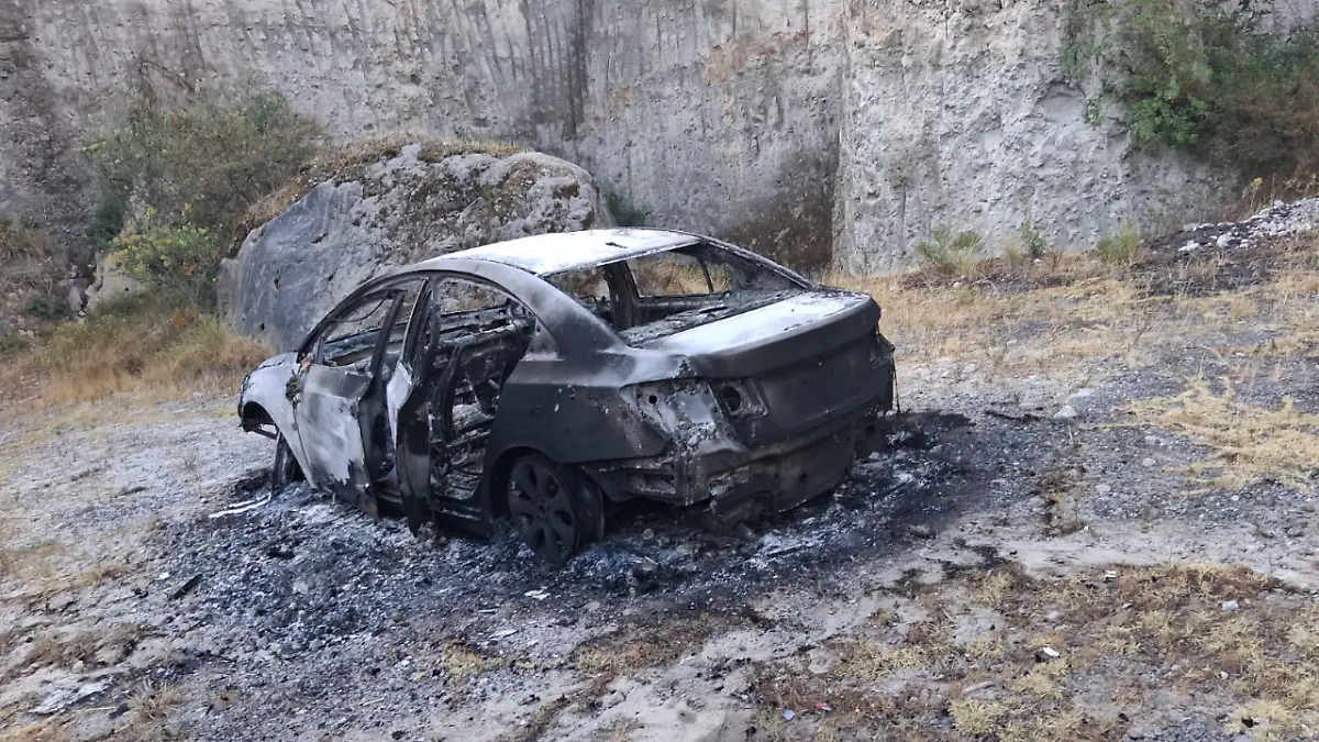 Localizan dos cadáveres calcinados en la carretera Toluca-Amanalco en Almoloya de Juárez