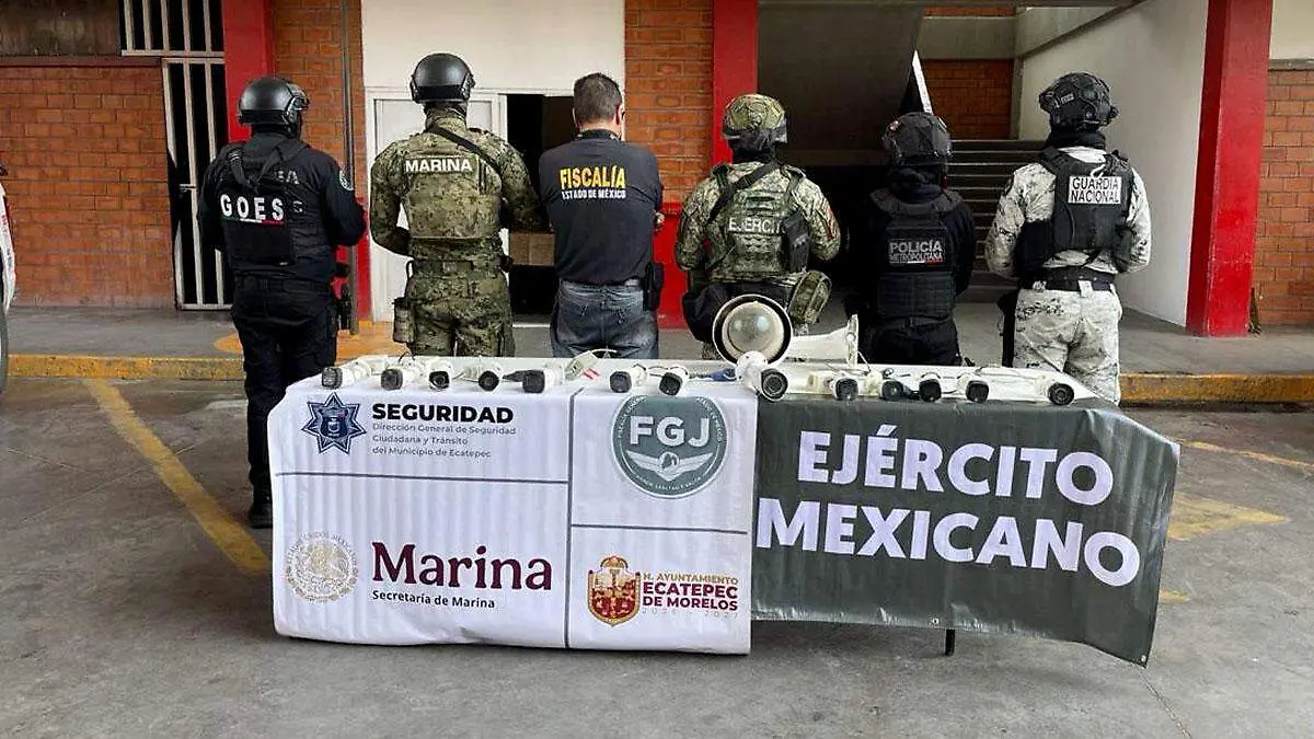 Marina y la Policía de Ecatepec retiran cámaras ilegales en algunas colonias