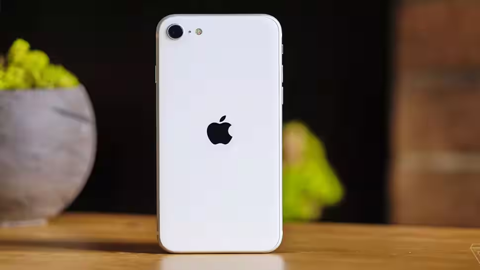 Trump amenaza a Apple con aranceles del 25% sino fabrica sus iPhones en EU