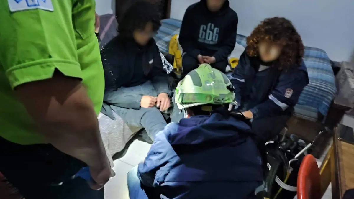 Rescatan a tres excursionistas extranjeros en el Xinantécatl, Edomex