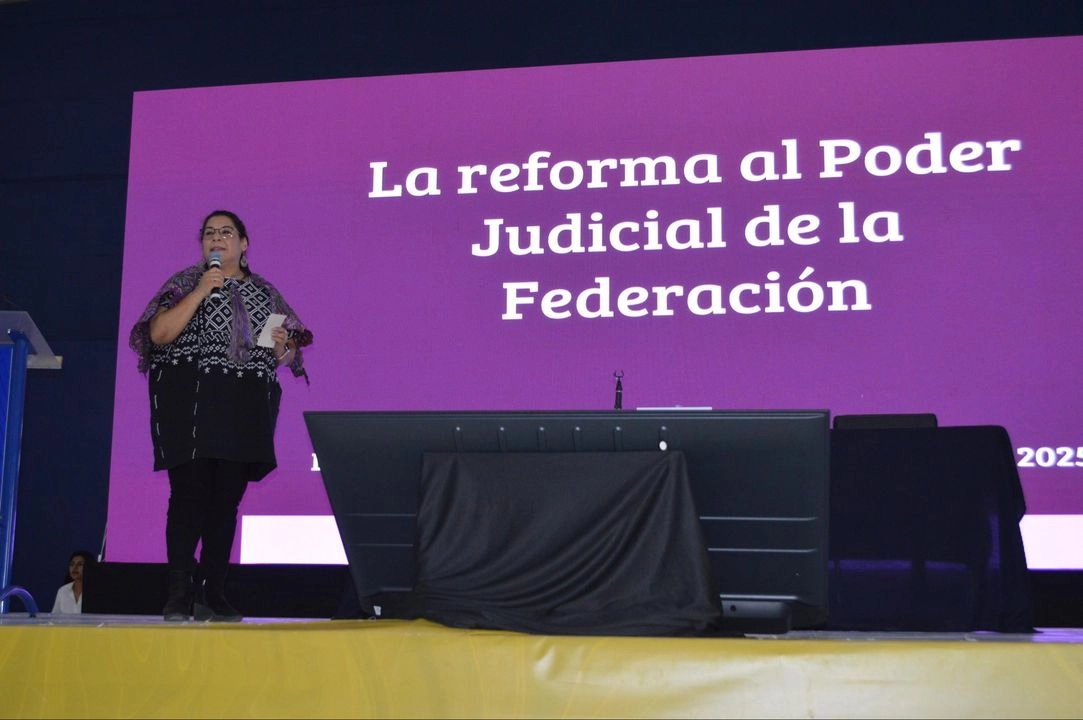 Le ordena INE a Lenia Batres que retire publicaciones de sus redes sociales