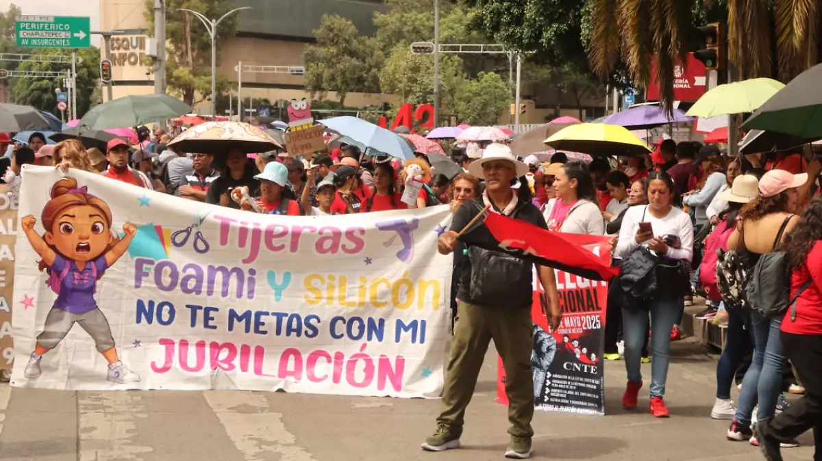 Ya son quince días consecutivos que la CNTE ha bloqueado calles y avenidas de la CDMX