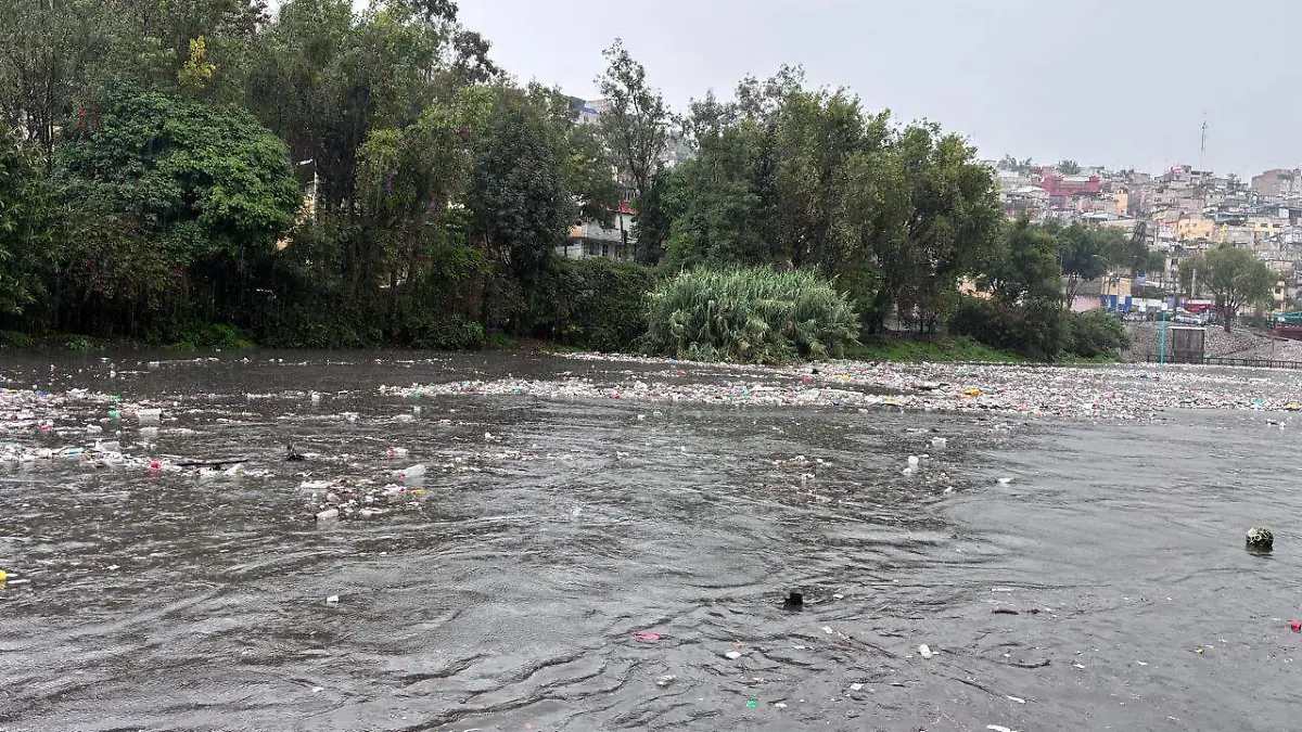 Tras la intensa lluvia de este lunes en la CDMX, la Presa Becerra se llenó al tope en cuestión de horas