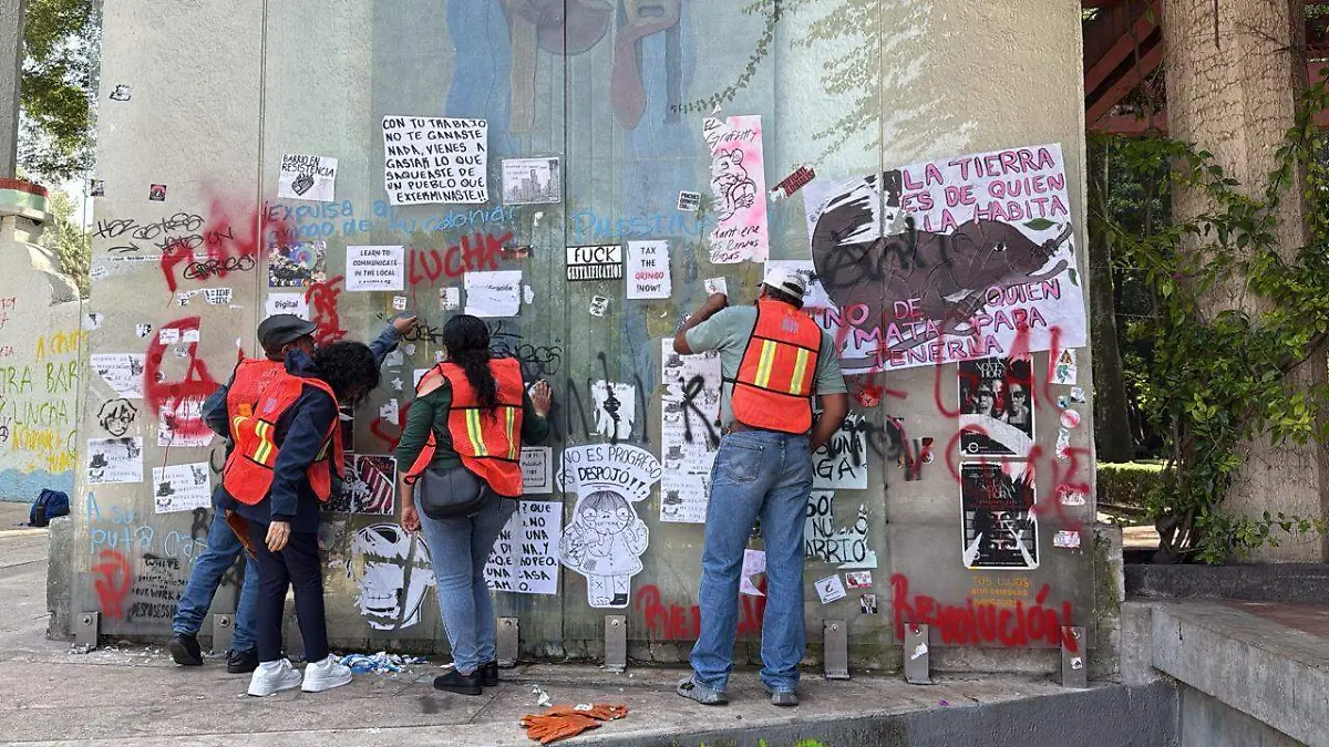 La alcaldía Cuauhtémoc realiza labores de limpieza y de apoyo tras la movilización contra la gentrificación