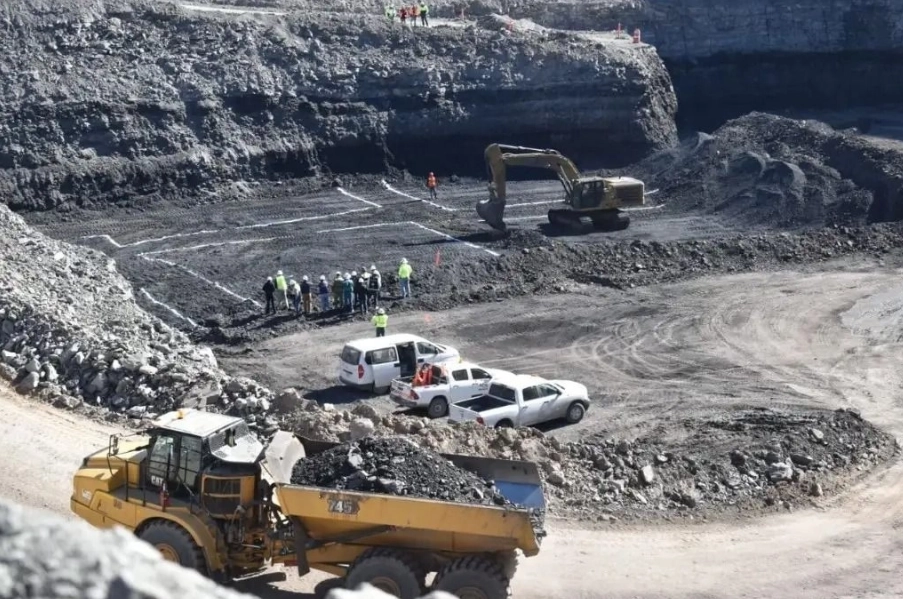 Comando armado roba camión con 33 toneladas de oro y plata en la vía Durango-Colima