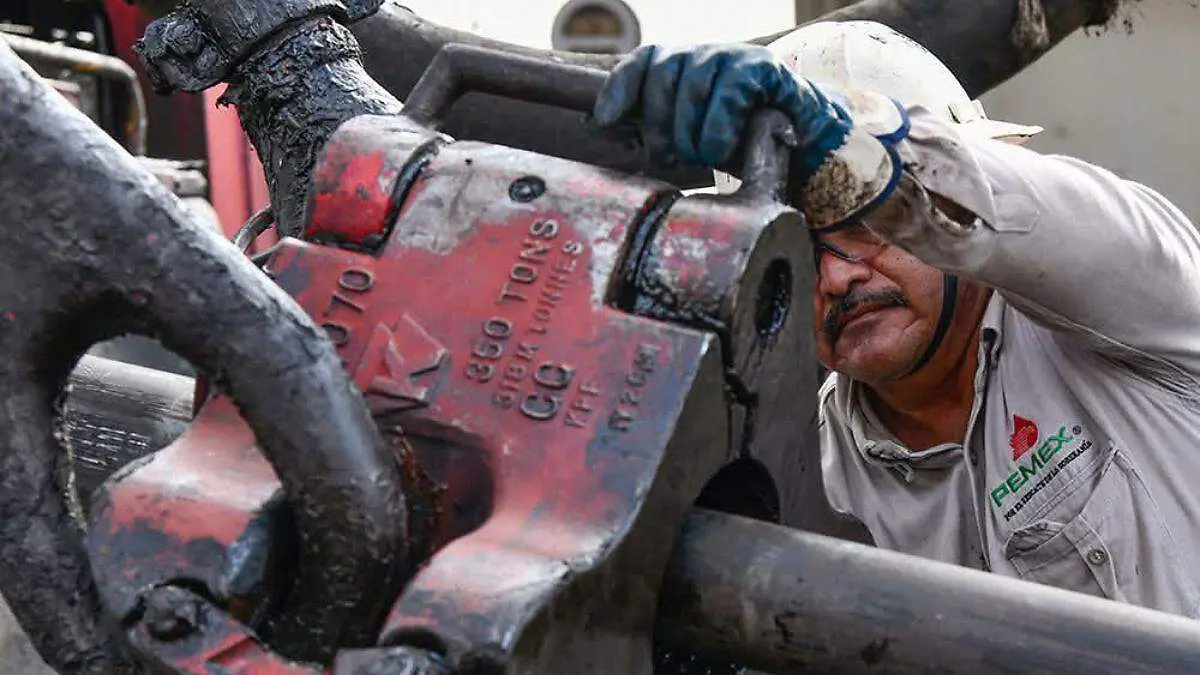 Llama Coparmex a evitar acuerdos irregulares en deuda de Pemex