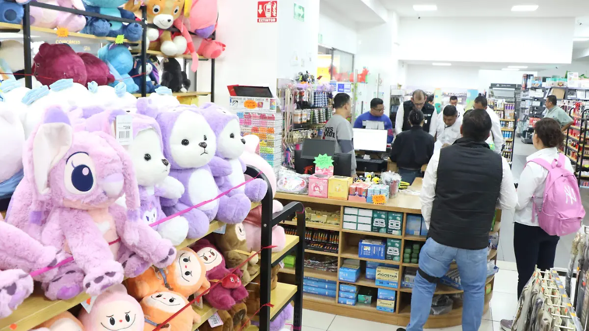 Decomisan más de 11 mil productos de origen chino en tiendas “Shop Jiang” y “Wawaso”