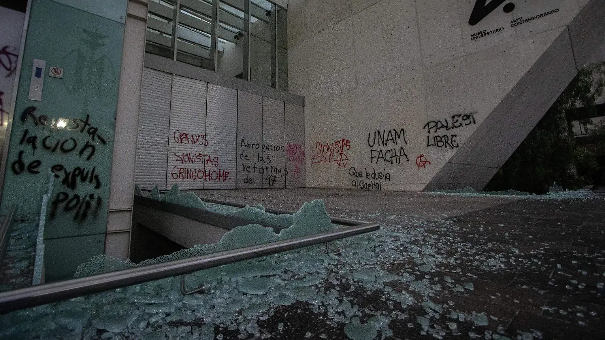 UNAM presentará denuncias por daños al Centro Cultural Universitario (MUCA) durante marcha contra la gentrific ación