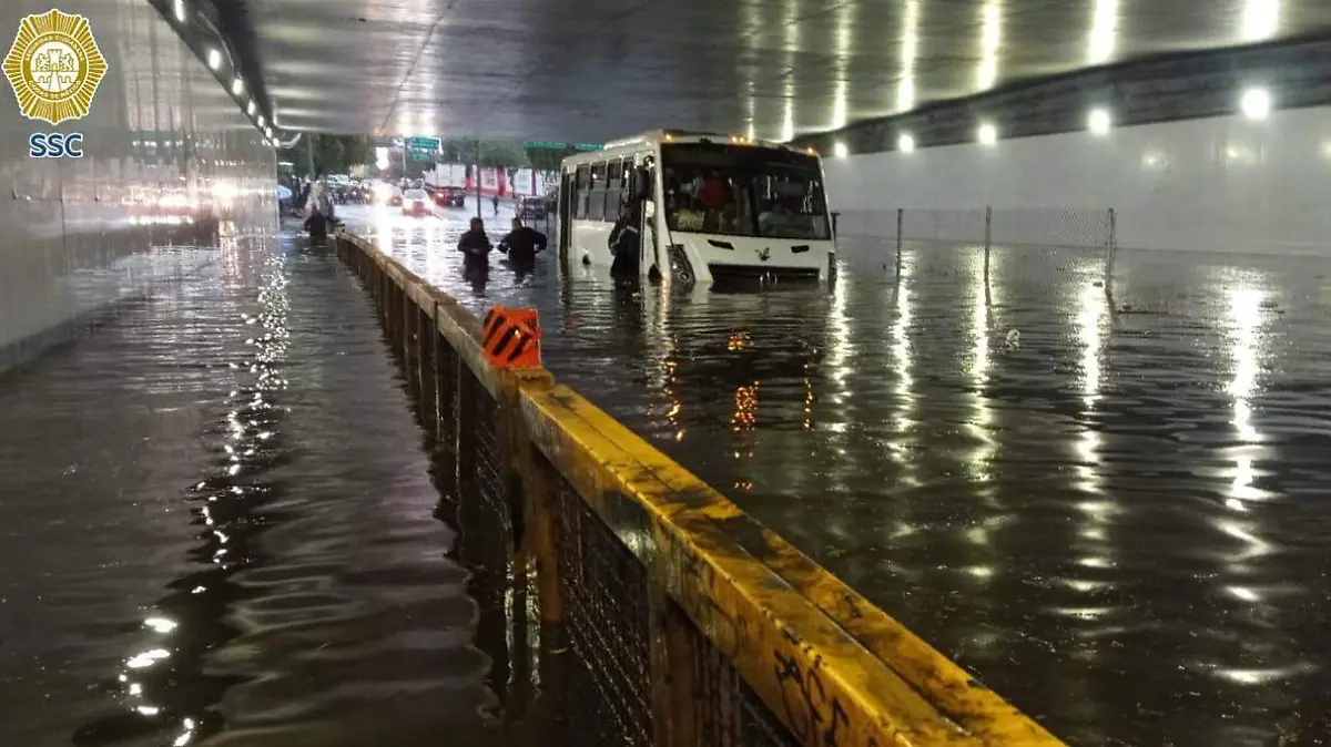 Lluvia de este lunes deja encharcamientos y alarma en nueve alcaldías