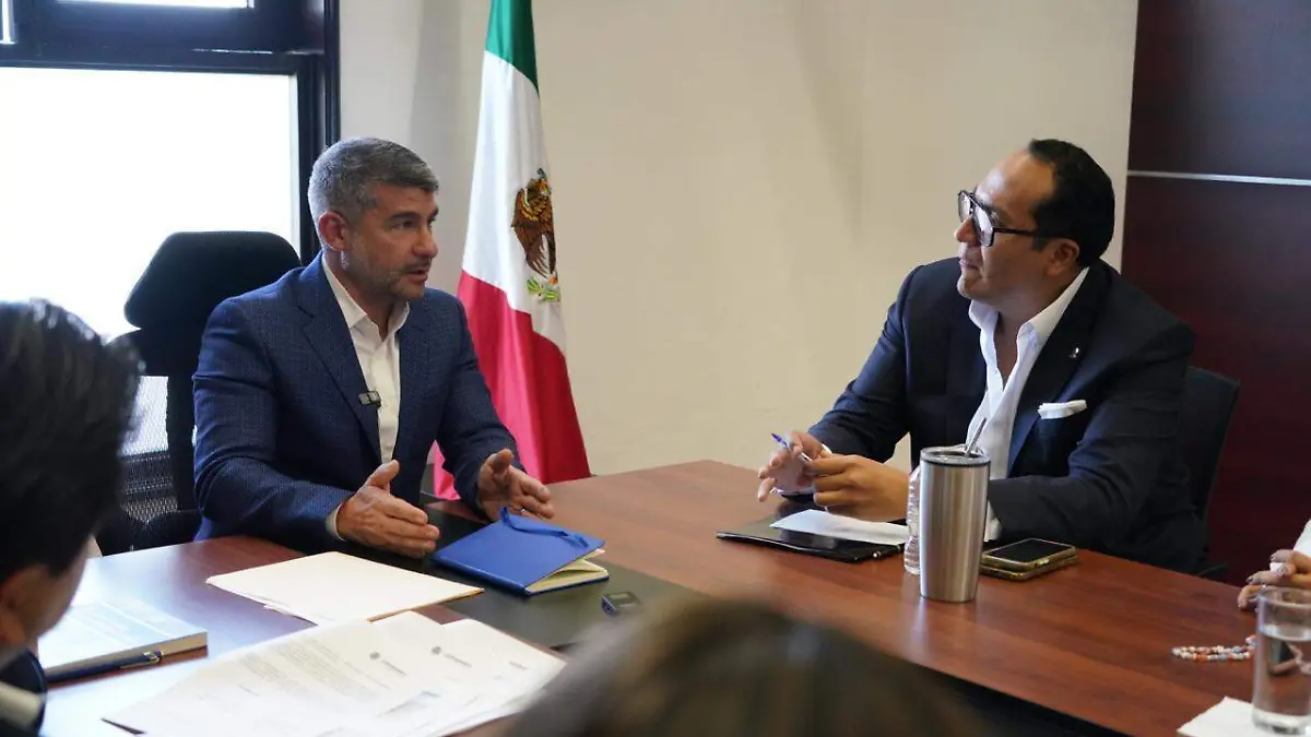 Tabe y Coparmex firman convenio para combatir el coyotaje y tráfico de documentación falsa