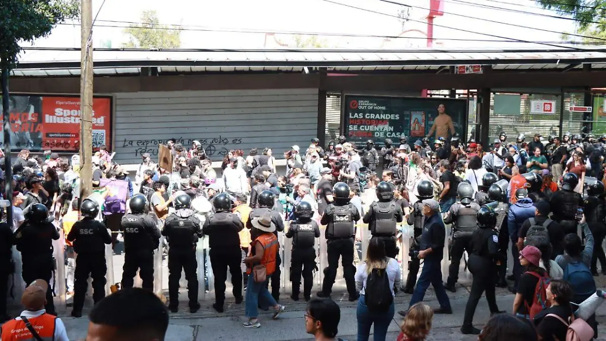 Clara Brugada llama a no estigmatizar a manifestantes tras disturbios en Roma y Condesa