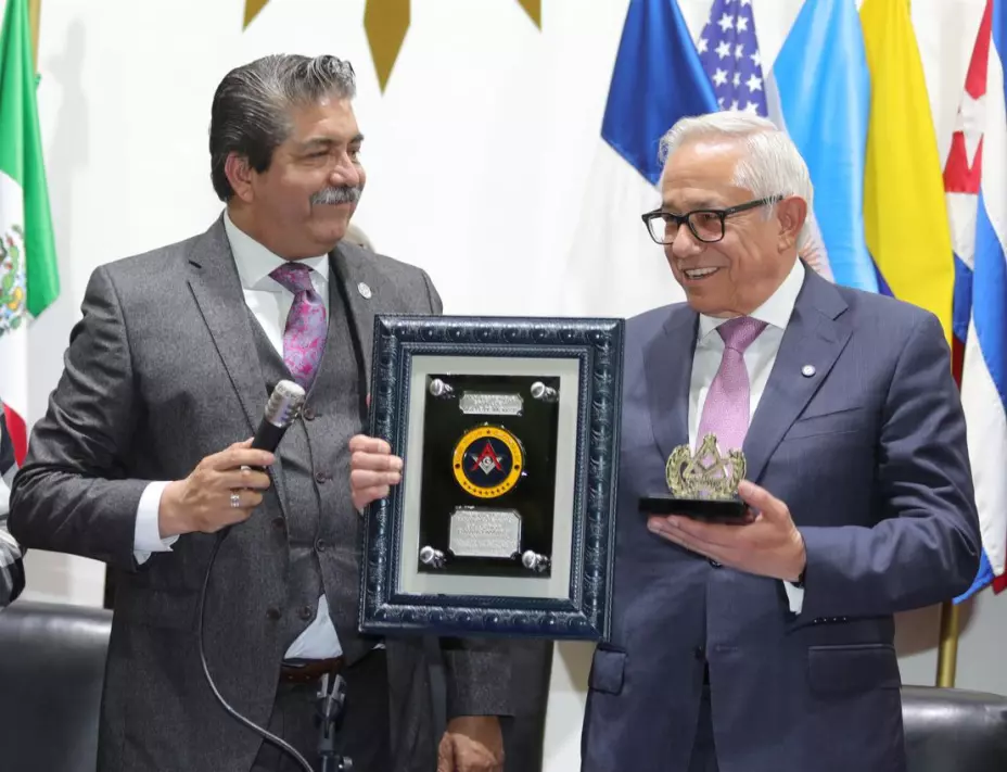 Gran Logia Valle de México entrega reconocimientos a funcionarios de Gobierno, entre ellos a Jorge Gaviño