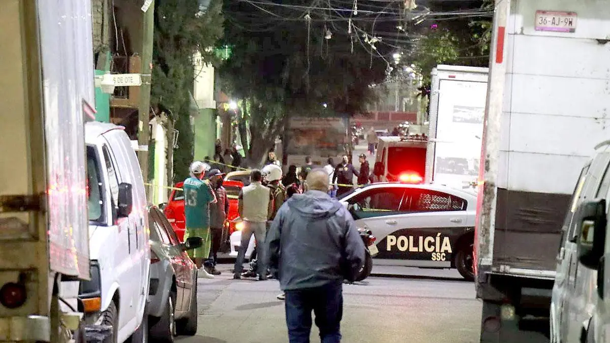 Joven pierde la vida tras ataque frente a secundaria en El Molino Tezonco, Iztapalapa