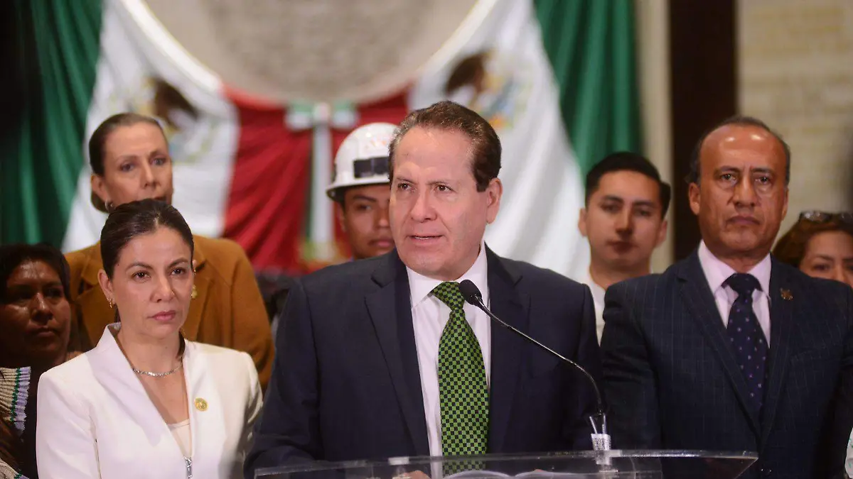 Eruviel Ávila propone reforma constitucional para regular el uso de IA en México